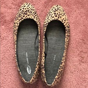 Leopard print Dr. Scholl’s memory foam flats